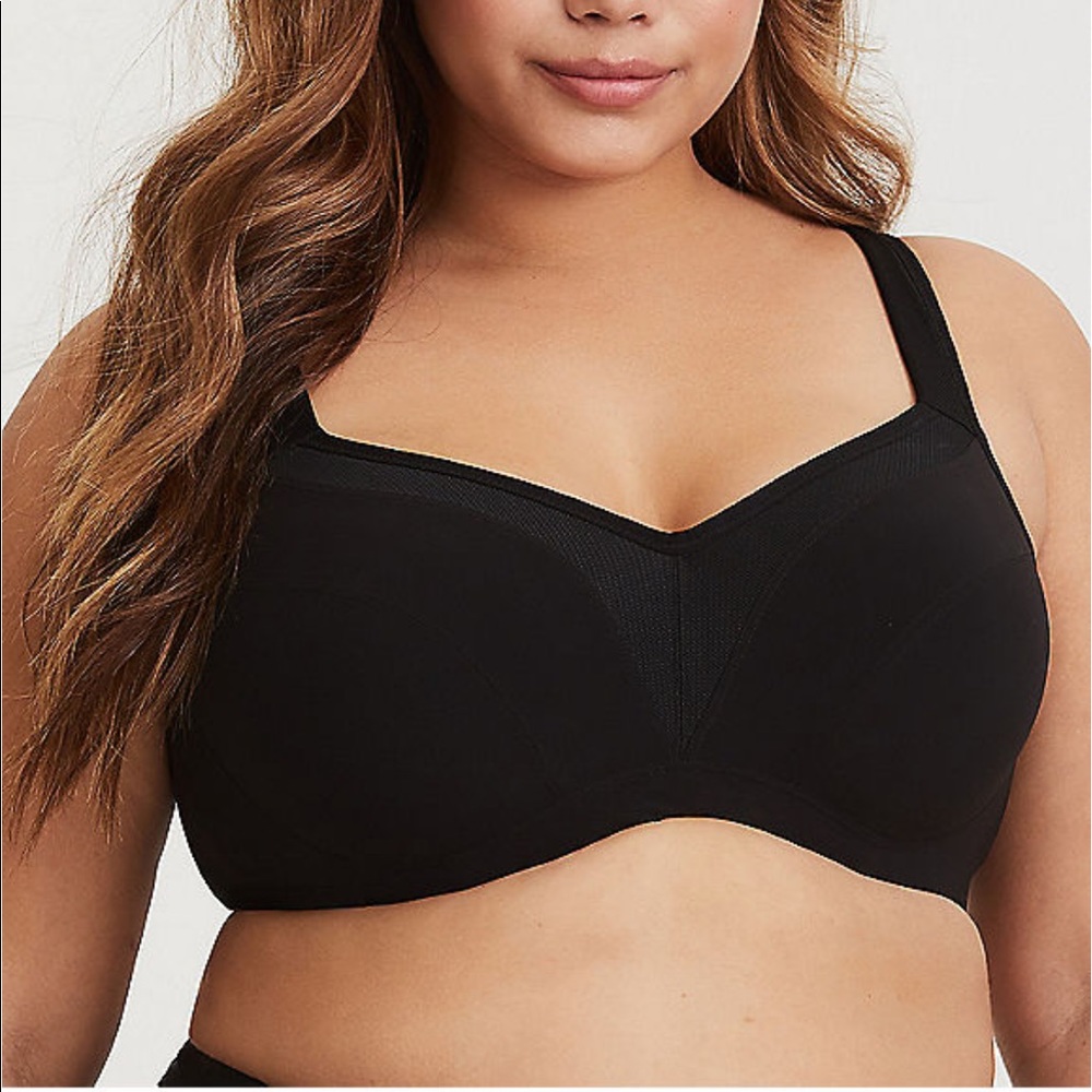 NUDE 36DDD or 36F microfiber lined sports bra